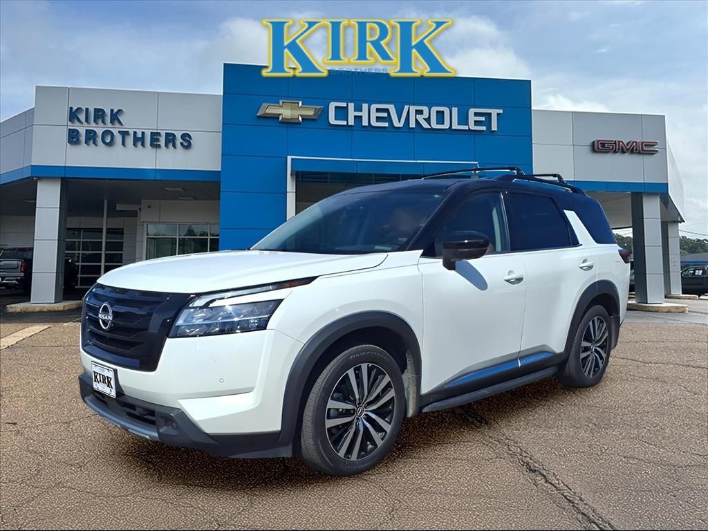 Used 2024 Nissan Pathfinder Platinum SUV