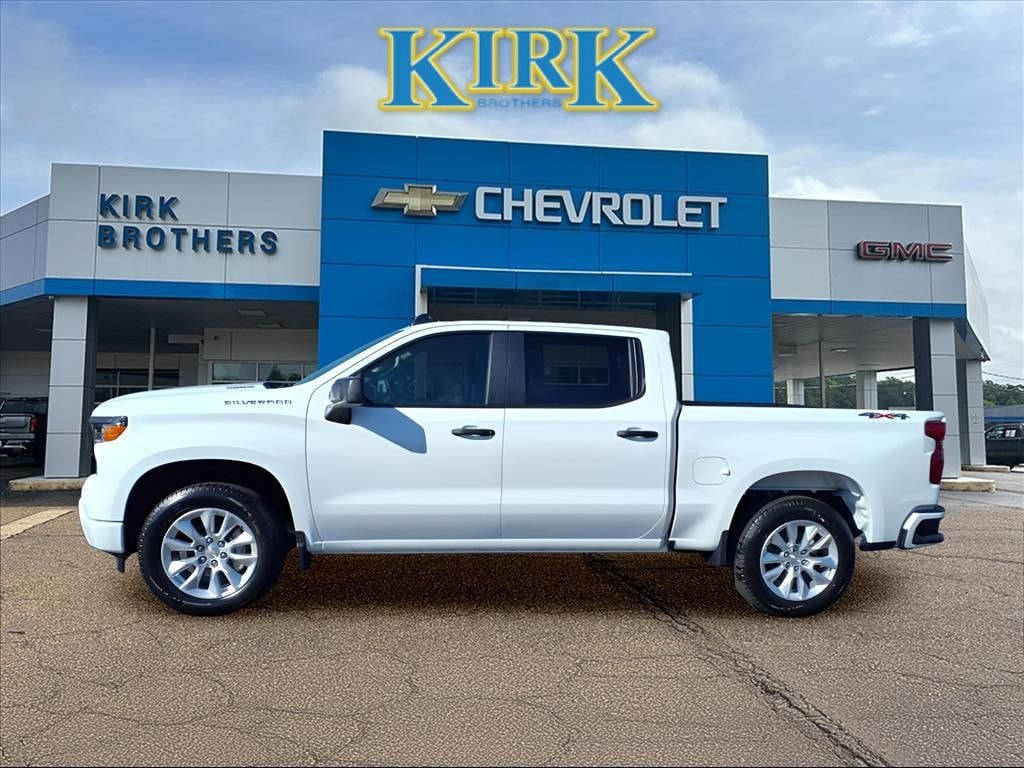 New 2025 Chevrolet Silverado 1500 Custom Truck