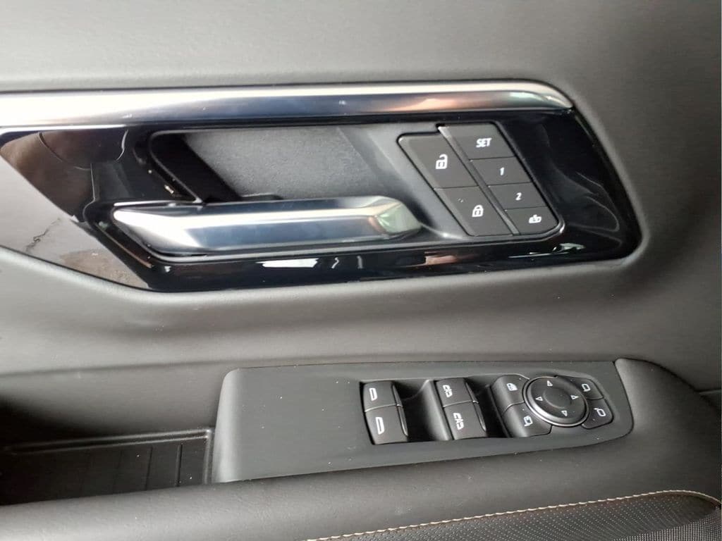 2026 Chevrolet Tahoe Premier - Photo 18