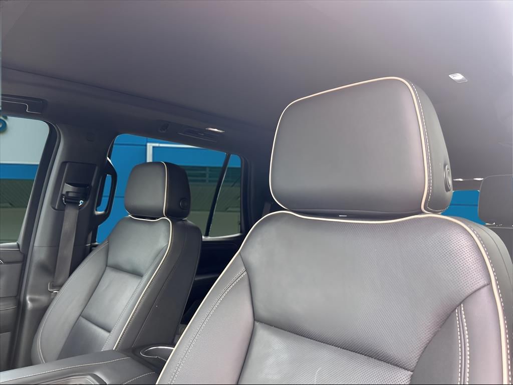 2023 GMC Yukon SLT - Photo 18