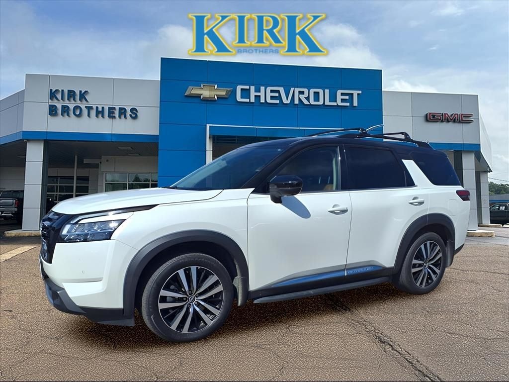 Used 2024 Nissan Pathfinder Platinum SUV