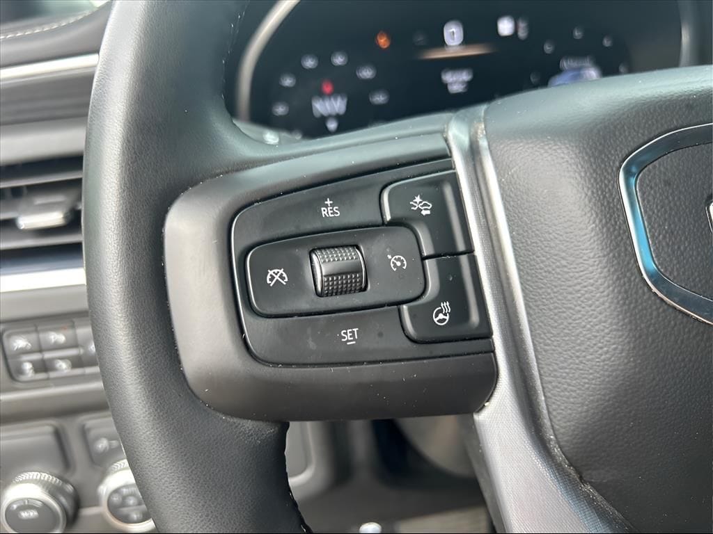 2023 GMC Yukon SLT - Photo 13
