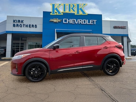 2023 Nissan Kicks SR SUV
