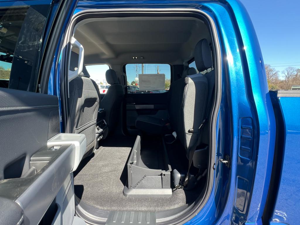2025 Ford F-150 XLT - Photo 31