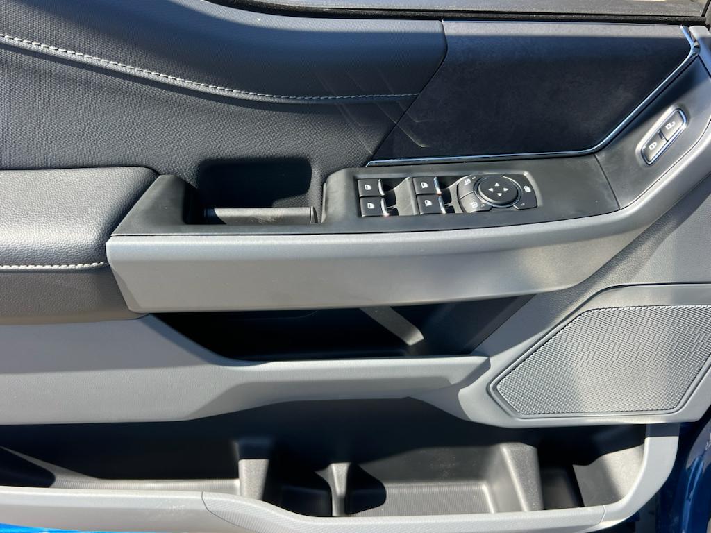 2025 Ford F-150 XLT - Photo 12