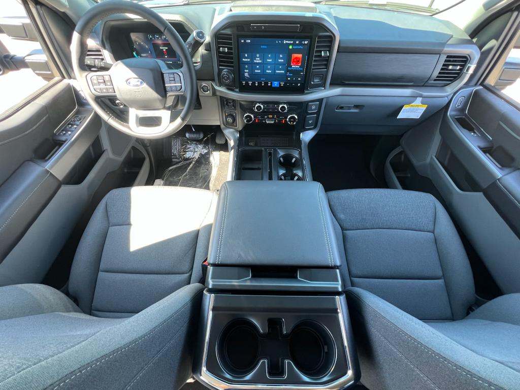 2025 Ford F-150 XLT - Photo 28
