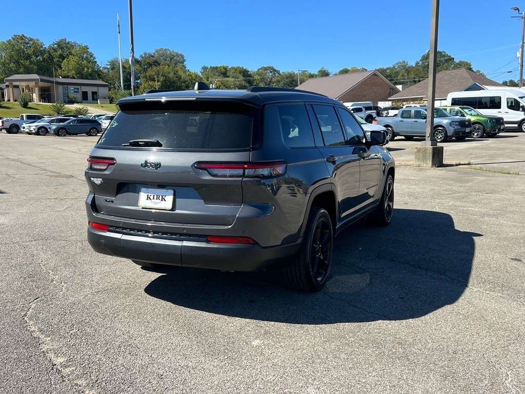 Used 2023 Jeep Grand Cherokee L Laredo SUV
