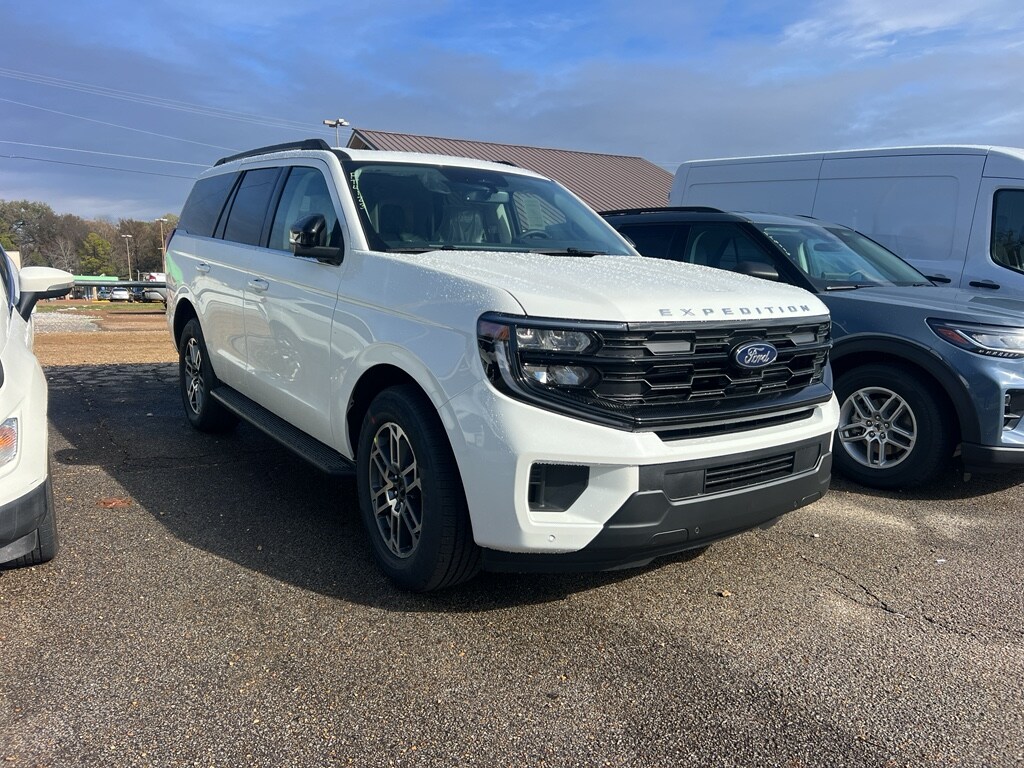 2025 Ford Expedition Active's photo