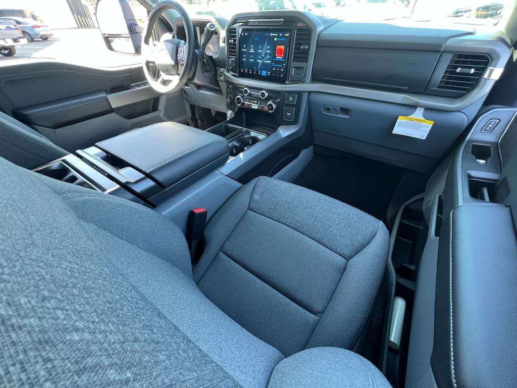 2025 Ford F-150 XLT - Photo 37