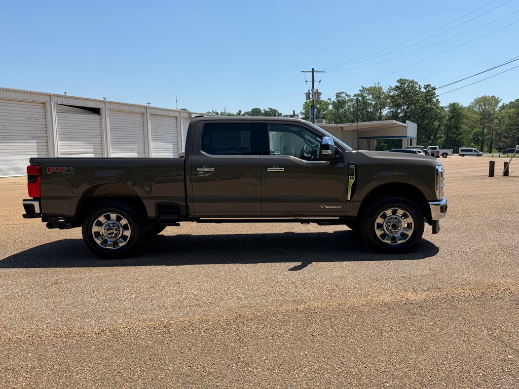 New 2026 Ford F-250 Lariat Crew Cab