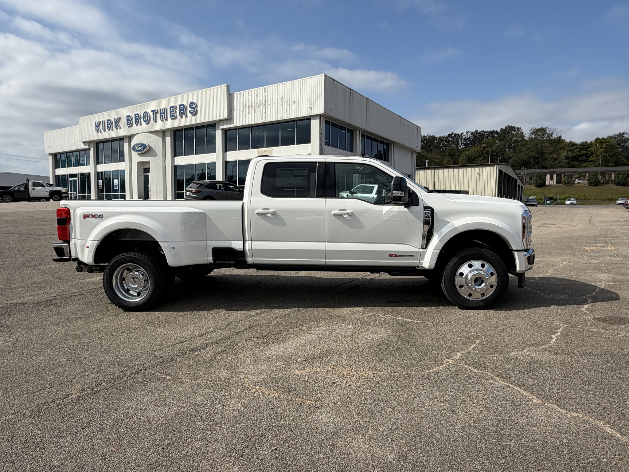 New 2027 Ford F-450 Lariat Crew Cab