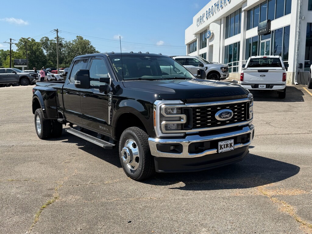 New 2026 Ford F-350 Lariat Crew Cab
