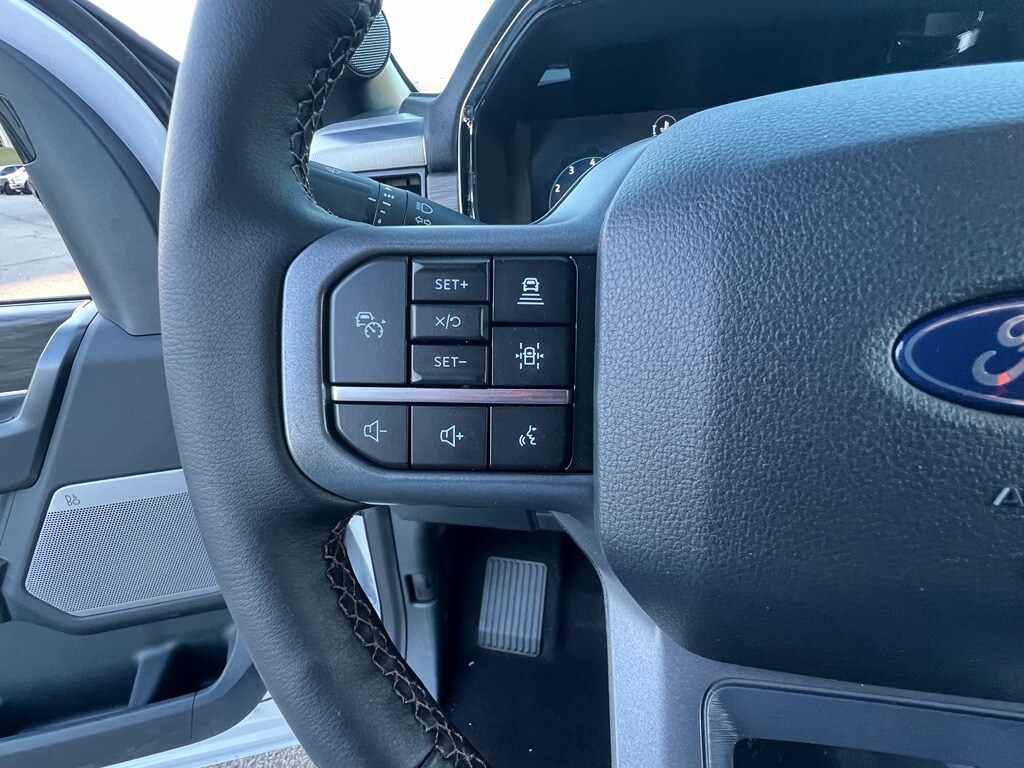 2025 Ford F-150 Lariat - Photo 13