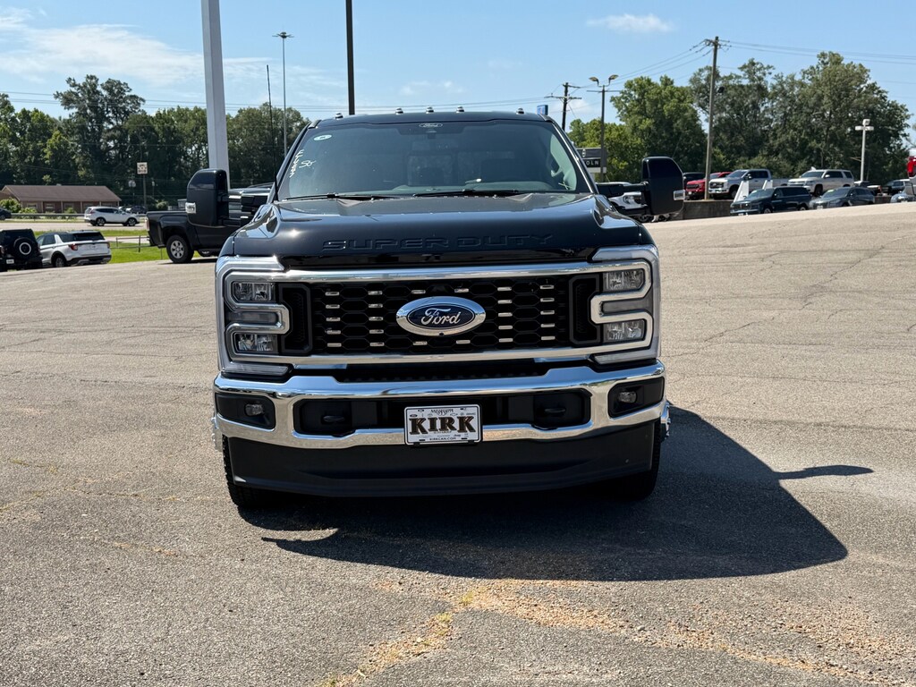New 2026 Ford F-350 Lariat Crew Cab