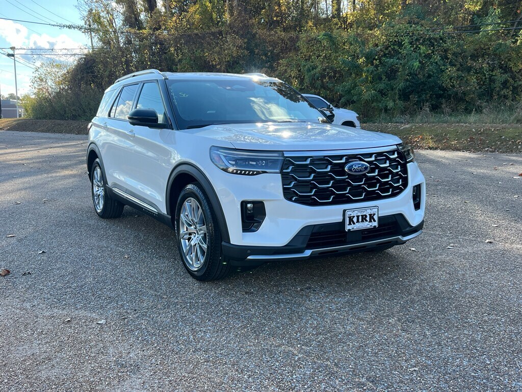 2026 Ford Explorer Platinum's photo