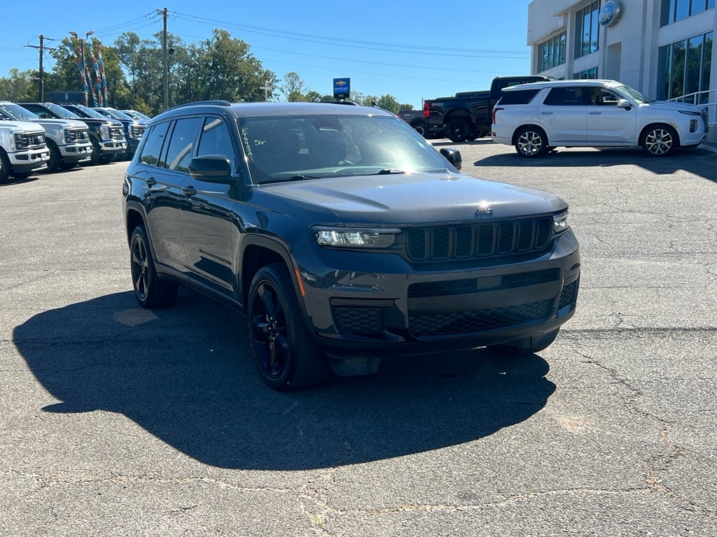 Used 2023 Jeep Grand Cherokee L Laredo SUV