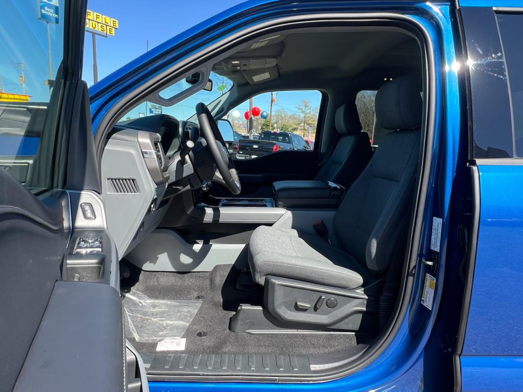 2025 Ford F-150 XLT - Photo 11