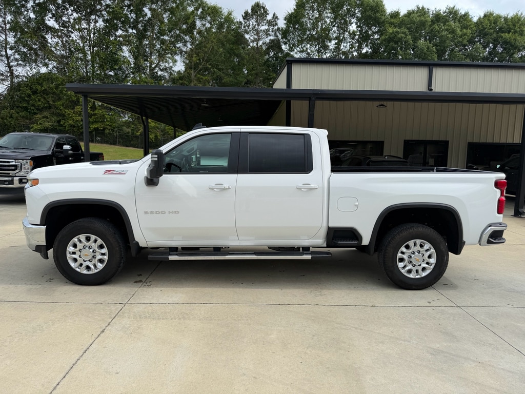 Used 2023 Chevrolet Silverado LT Crew Cab