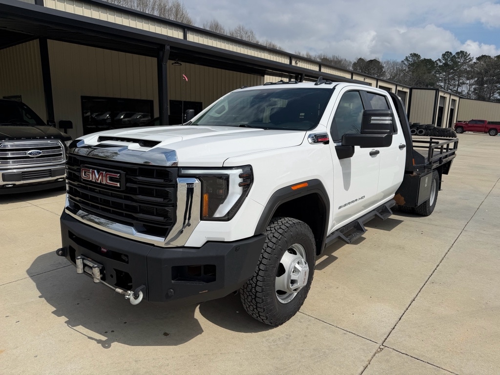 Used 2024 GMC Sierra Pro Crew Cab