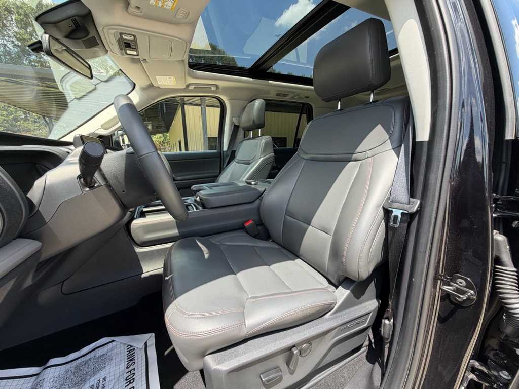 2025 Ford Expedition Active - Photo 8