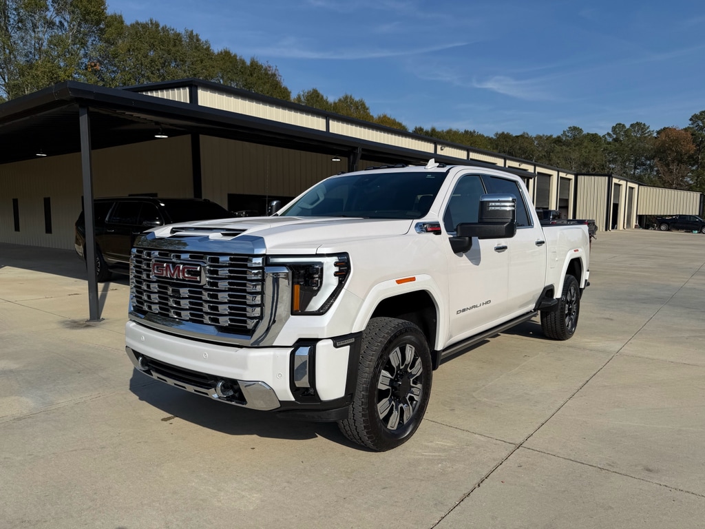 2024 GMC Sierra 2500HD Denali's photo