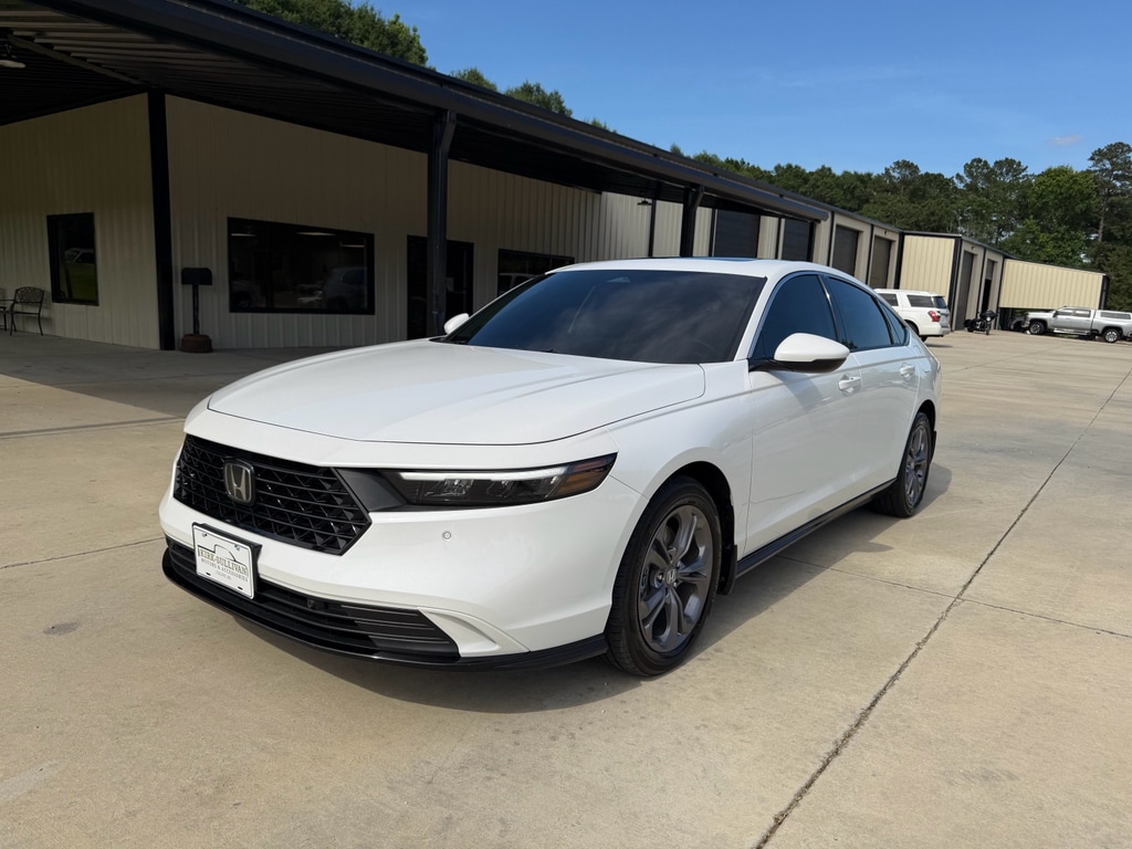 2024 Honda Accord Hybrid EX-L's photo