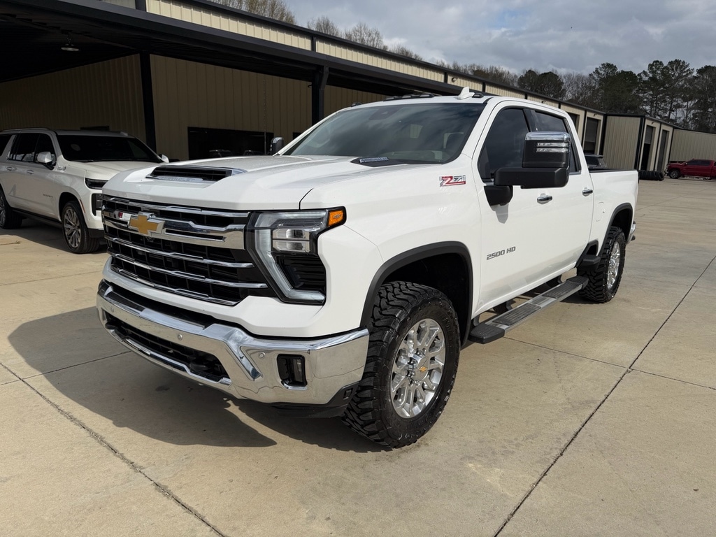 2025 Chevrolet Silverado 2500HD LTZ's photo