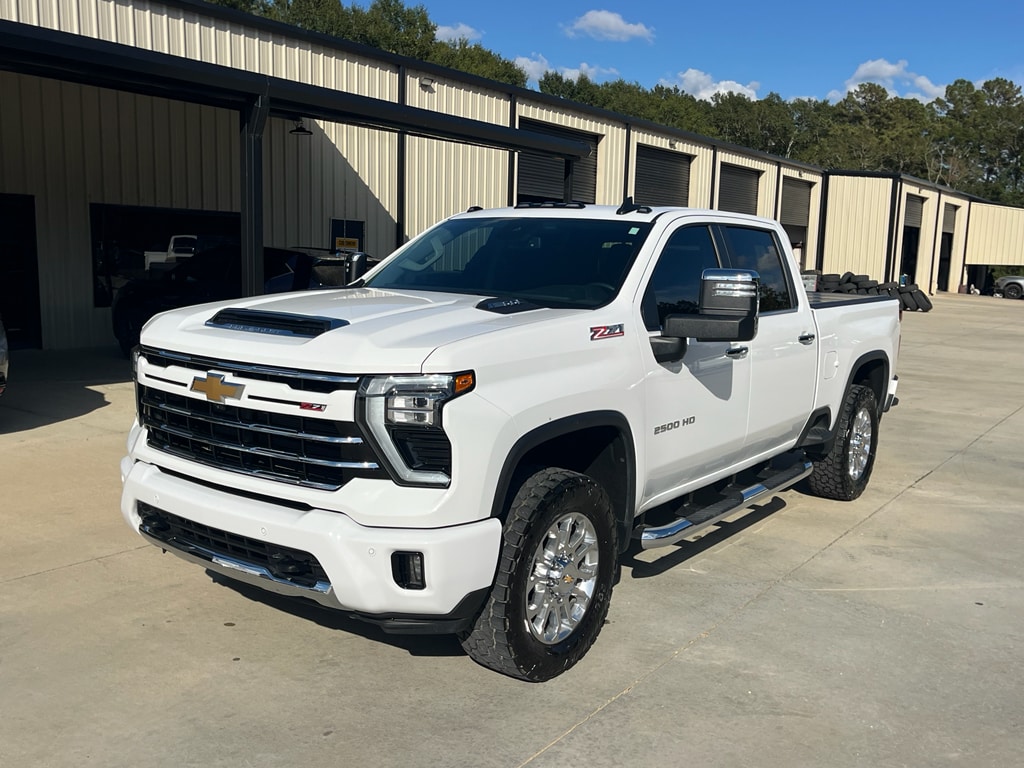 2025 Chevrolet Silverado 2500HD LT's photo