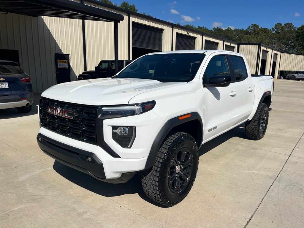 2023 GMC Canyon Elevation's photo