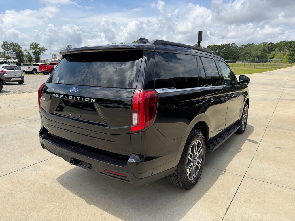 2025 Ford Expedition Active - Photo 6