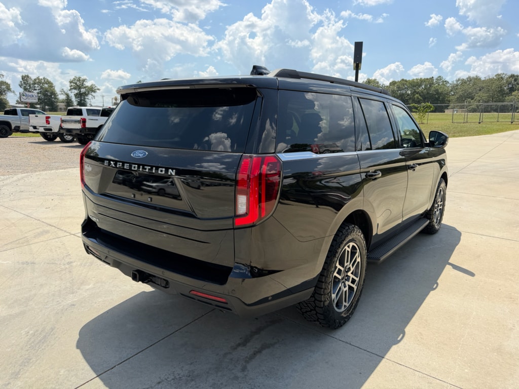 2025 Ford Expedition Active - Photo 6