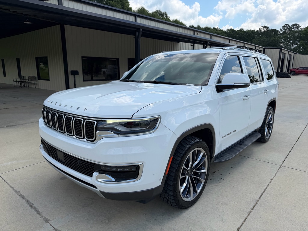 2022 Jeep Wagoneer Series II's photo