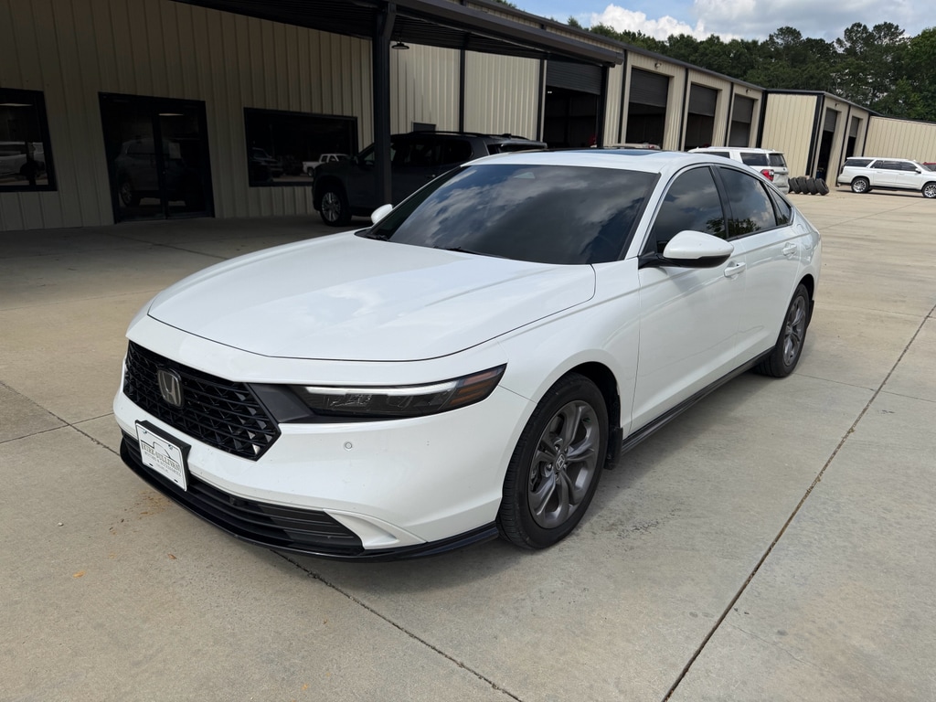 2024 Honda Accord Hybrid EX-L's photo