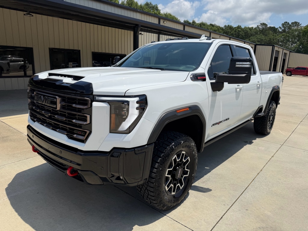 2025 GMC Sierra 4WD Crew Cab Standard Box AT4X's photo