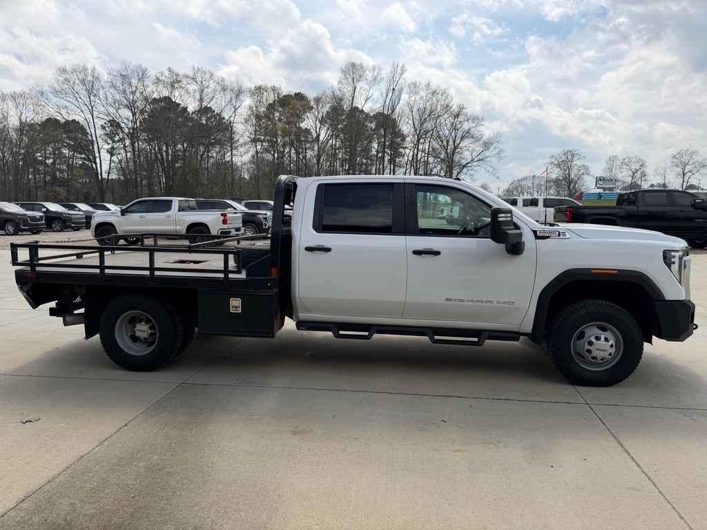 Used 2024 GMC Sierra Pro Crew Cab