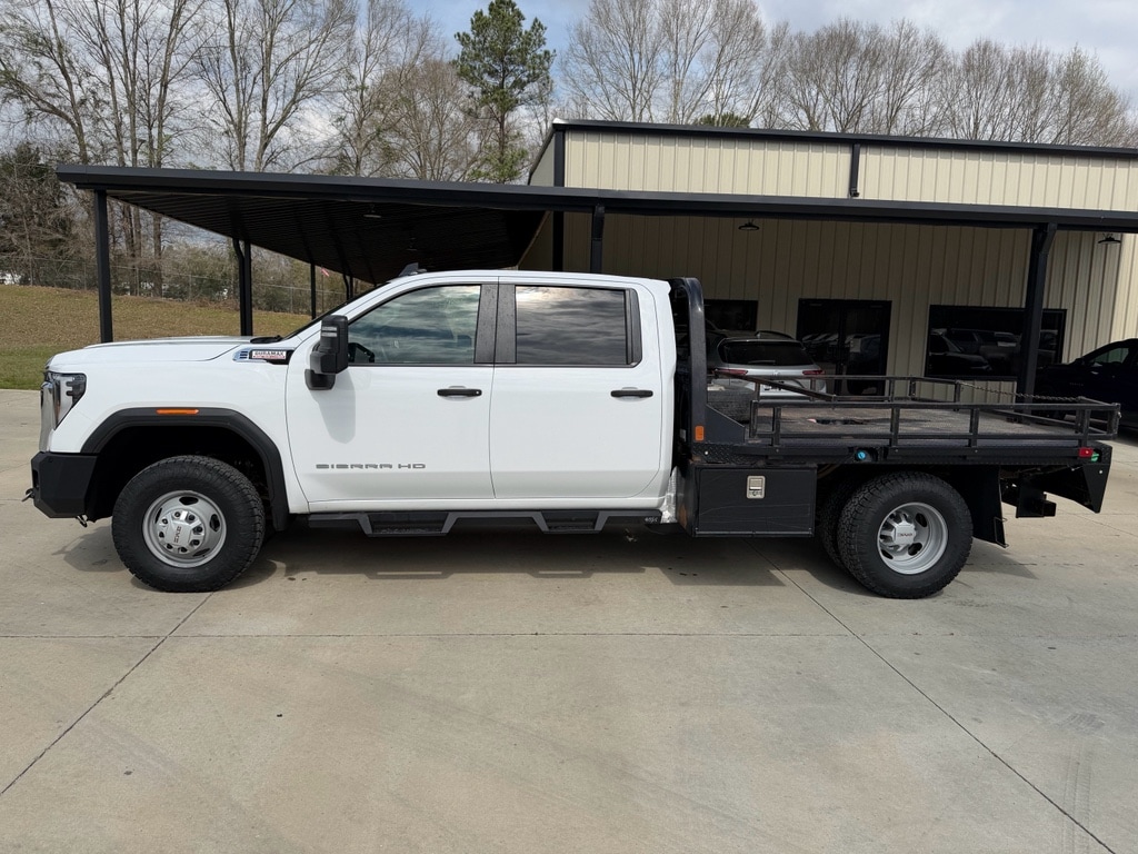 Used 2024 GMC Sierra Pro Crew Cab