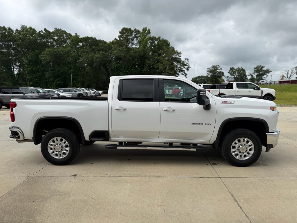 Used 2023 Chevrolet Silverado LT Crew Cab