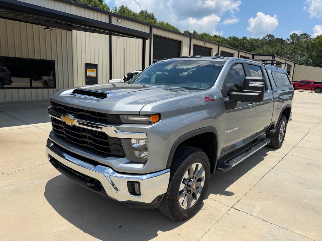 2024 Chevrolet Silverado HD LT 4WD Crew Cab Standard Box's photo