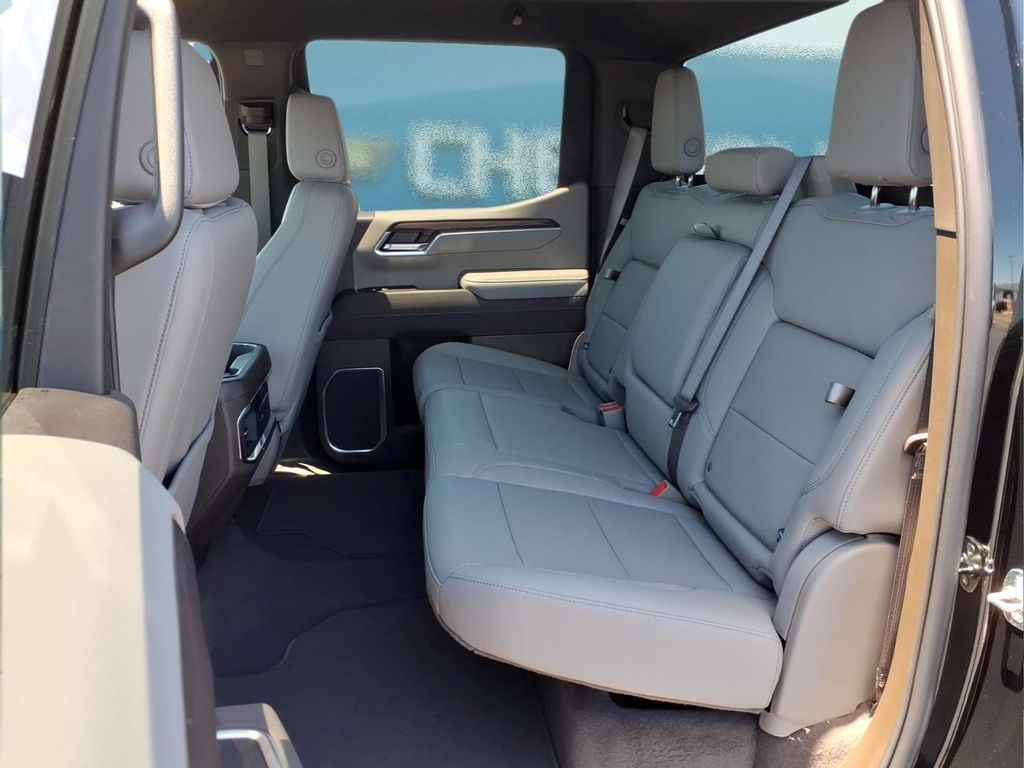 2026 GMC Sierra 1500 SLT - Photo 9