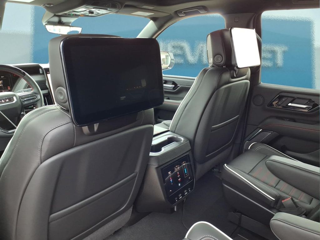 2026 GMC Yukon AT4 Ultimate - Photo 13