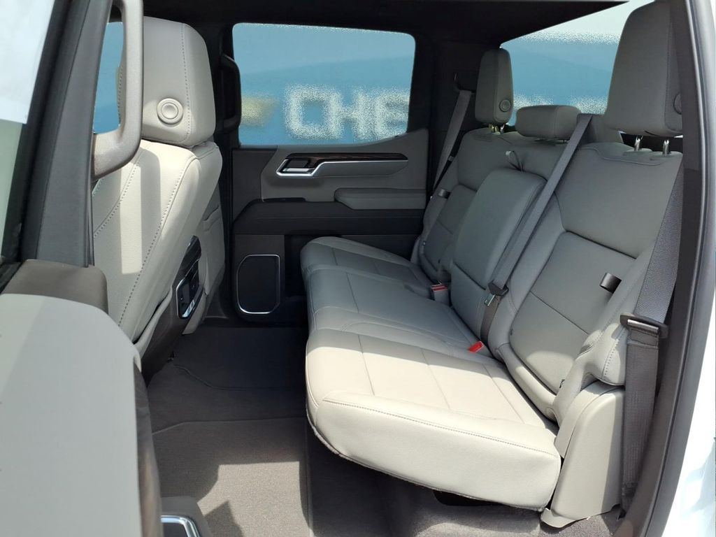 2026 GMC Sierra 1500 SLT - Photo 9