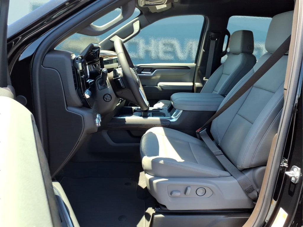 2026 GMC Sierra 1500 SLT - Photo 13