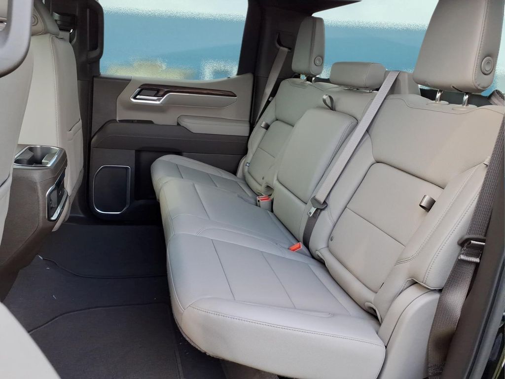2026 GMC Sierra 1500 SLT - Photo 13