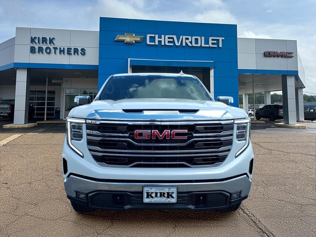 2026 GMC Sierra 1500 SLT - Photo 8
