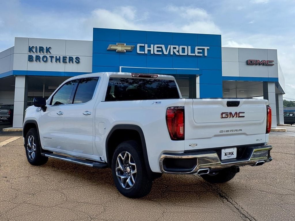2026 GMC Sierra 1500 SLT - Photo 9
