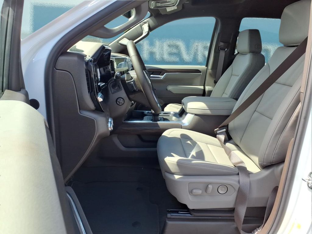 2026 GMC Sierra 1500 SLT - Photo 13