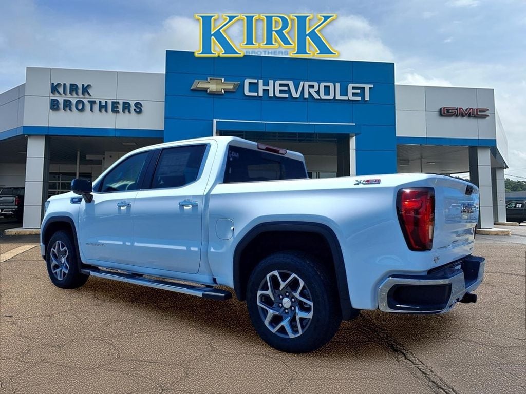 2026 GMC Sierra 1500 SLT - Photo 3