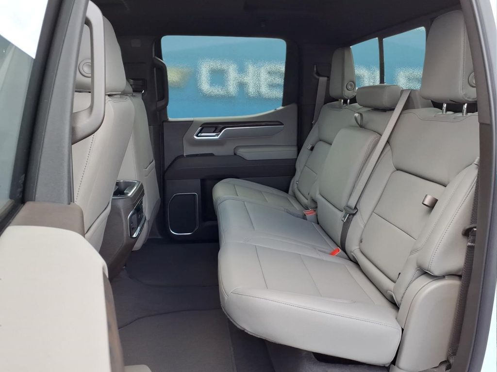 2026 GMC Sierra 1500 SLT - Photo 9