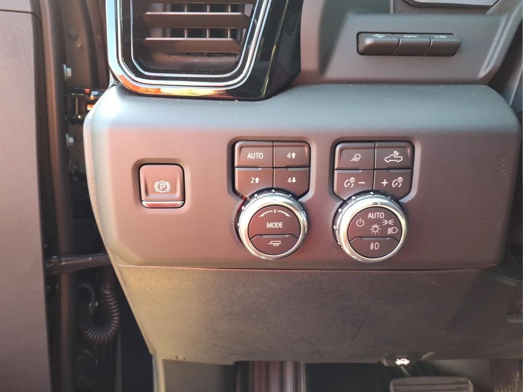 2026 GMC Sierra 2500HD AT4 - Photo 18