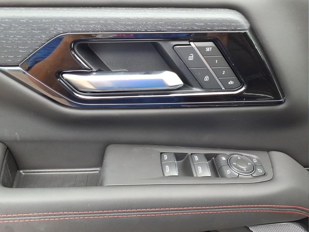 2026 GMC Yukon AT4 Ultimate - Photo 20